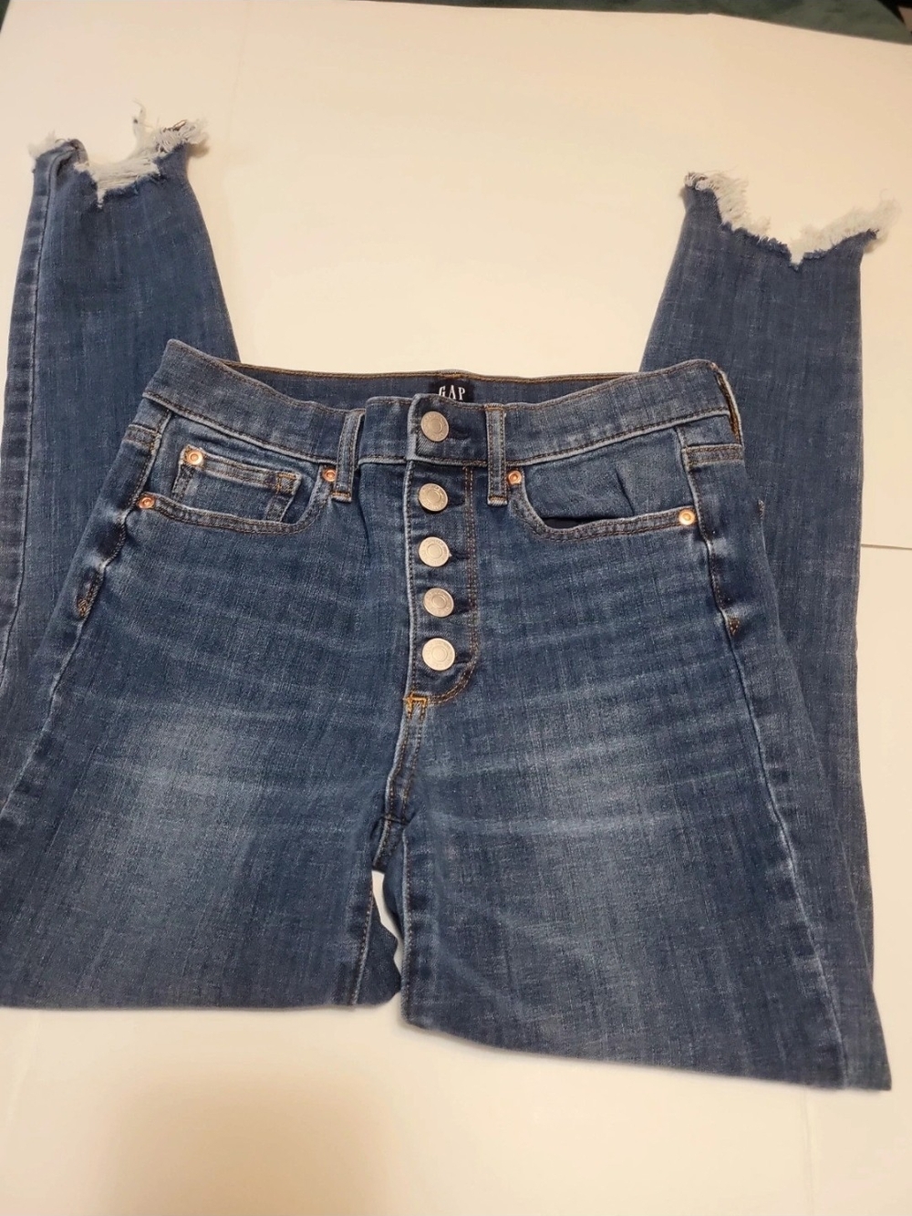 GAP High-Rise Button-Fly Frayed Hem Skinny Jeans - Blue Wash